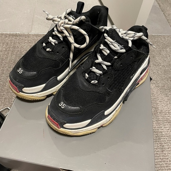Used authentic balenciaga triple s shoe comes with dust bag - Picture 4 of 4
